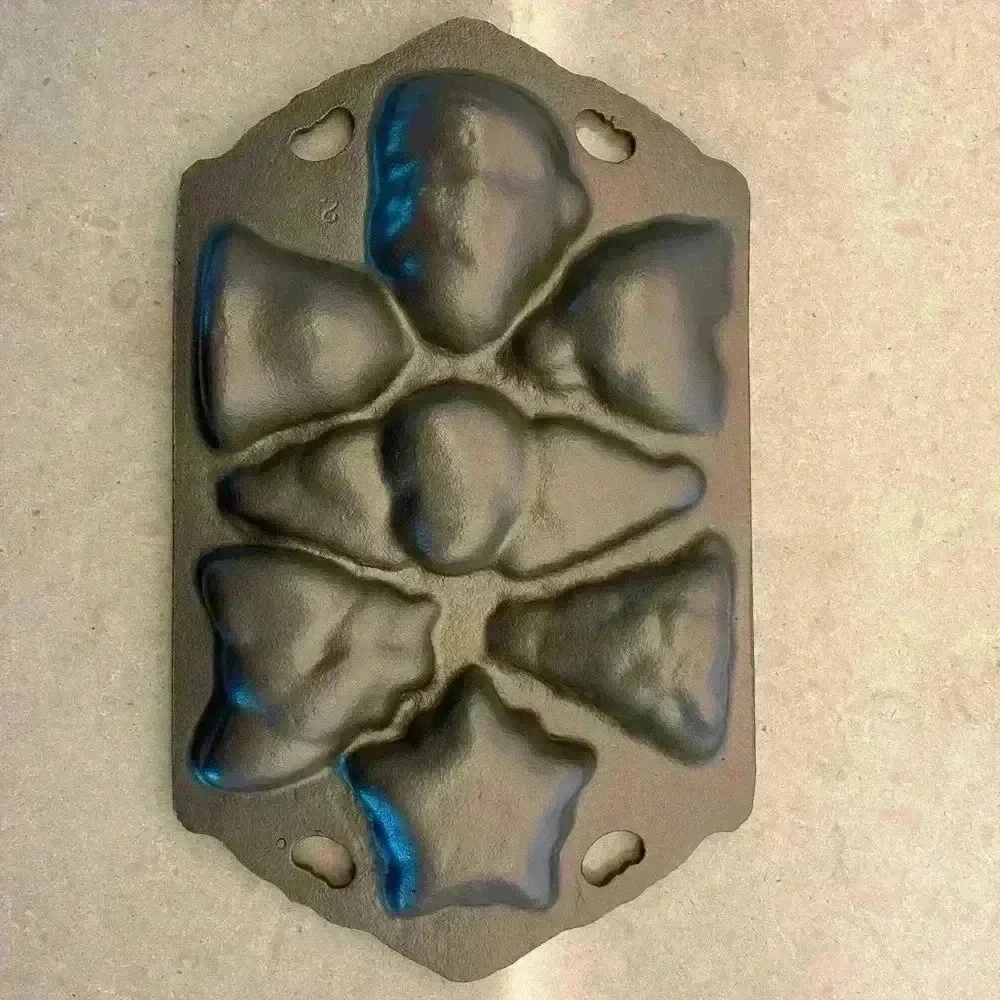 John Wright Cast Iron Vintage Christmas Angel Santa Cookie Muffin Mold Pan